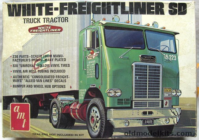 AMT 1/25 White Freightliner SD Semi Truck, T530 plastic model kit